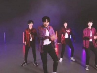 他铭记的信念是“不必最快，但求最稳”，这份坚韧换来了队友由衷的赞叹…