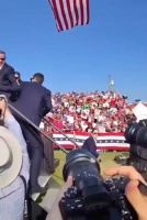 你的子弹可以击穿我的心脏，穿过我的脑袋，但绝不能打烂我的耳朵…