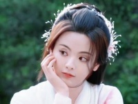 「沧海」犹如一位历经三千载的稚龄孩童，魅力无穷