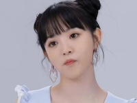 一位魅力超标的女孩，田曦薇，她是演艺圈中的甜美肌肉精灵…