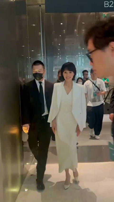 袁泉每一次营业都是大女主气场全开!