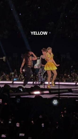 在黄霉?的映照下，德国盖尔森基兴(Gelsenkirchen)显得别有韵味