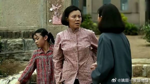 儿子偷肉被母亲撞见,原来都是给它吃,母亲脸色都变了