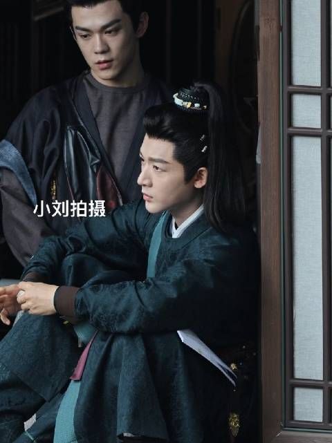你坐在窗台上,在想什么呢? 是在想…… yes