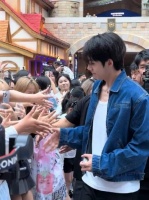 偶遇庞博文，好多人说像 蔡徐坤，我觉得不像啊这 庞博文 蔡徐坤