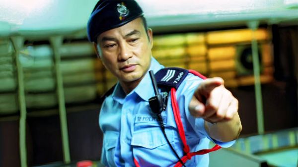 “敢过火,就扫到你要饭为止”,这才是最凶巡警“任达华”…