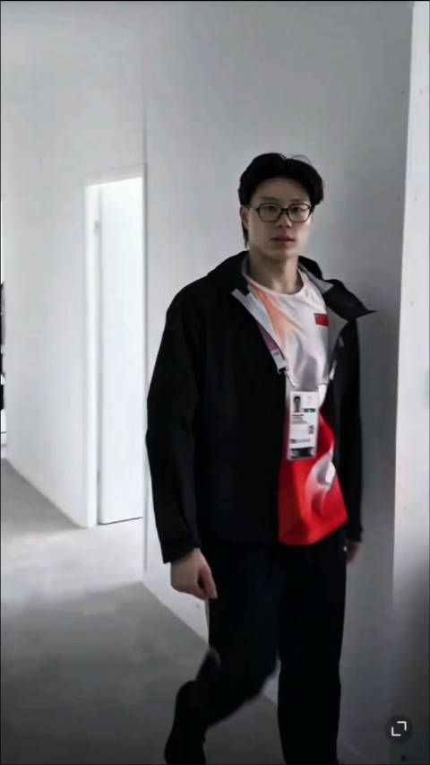 汪顺镜头下的覃海洋,光看姿势就知道他强的可怕 全民聊奥运