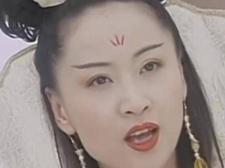 小时候总疑惑，邀月宫主美貌与武艺并存，为何没能赢得燕南天的心…