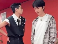 这两兄弟聚首，简直就是梗王对决