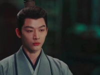 因为小夭钟爱桑葚酒，玱玹因此开设了酒馆