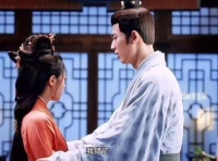 男儿膝下有黄金，裴相全部是真心' 简化并调整后可得： '男儿膝下有黄金…