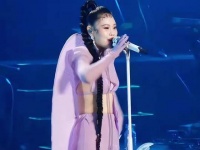 在现场感觉比听录音好上一万倍.