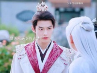 唯有百里东君是真诚以待叶鼎之的，毫无杂念利用，唯有纯粹真心