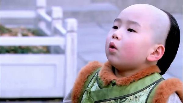 嫡子被正房教得蛮横,处处抢庶子的东西,王爷一巴掌教她母子规矩