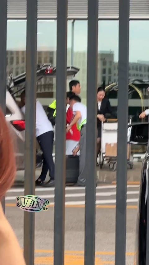 国乒宝回归!孙颖莎莎安全抵达祖国,期待她好好休息