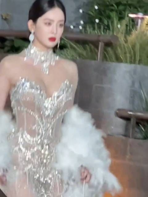 娜扎活动造型混剪感受下，真的是神仙级别的颜值