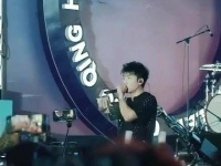 也踏入潮牌领域了！