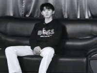 嗯哼，这算是新歌的首次演唱吧！笨蛋茄茄真是太讨人喜欢了