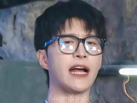 李晨:“范丞丞” 范丞丞:“到” 李晨:“你准备好了没?” 范丞丞:随时待命!