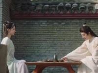 我那小巧的狐狸竟吐血且单眼流泪，我快承受不住了