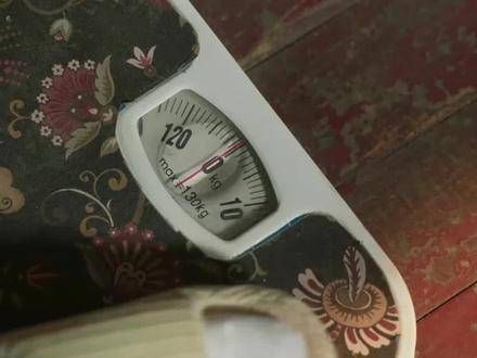 黄亦玫孕期状态独特,身形反而更纤细,这让方协文心疼不已
