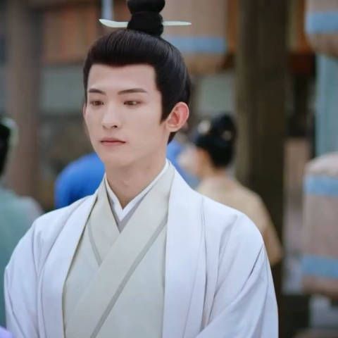 无缝切换间尽显非凡魅力,这不仅仅是一场角色的蜕变,更是对演技的极致挑战