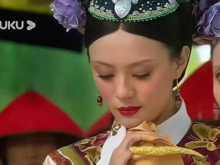 在那久别重逢的瞬间,当我的爱人突现于御花园这人群熙攘之处…