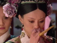 甄嬛以海棠花助力安陵容入围，又用百合花粉碎了安陵容最后的一丝期望！