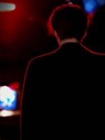 见证了你从昔日的门可罗雀走到如今的一票难求，你终于实现了自己的目标