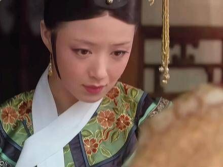 胖橘总是仅助那些他青睐之人,而那天,他竟在我眼前搀起了别的女子…