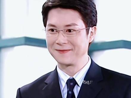 戴上金丝眼镜,演绎斯文男士的魅力 王燦 眼镜魅力 禁欲风格 眼镜