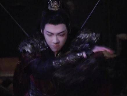 刘宇宁的 刘宇宁南珩离十六 绽放，刘宇宁书卷一梦，走进 南珩 的奇幻旅程
