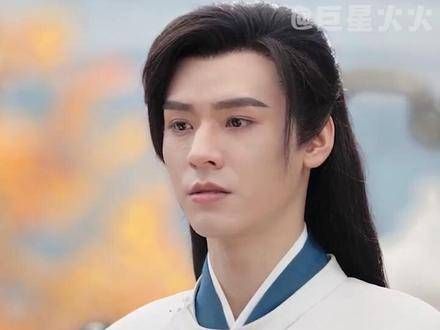 这样的爆发力简直是疯狂的演绎，既能全心全意为民众着想作为太子韩烨…