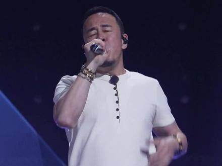 万物俱暗淡,唯你眸光璀璨