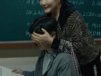郝楠的母亲意外现身学校看望她的孩子，真是个大惊喜