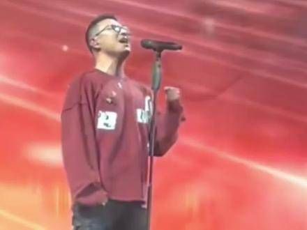 汪峰在上海演唱会的表现 最终以歌曲 画上句号, 依旧保持着高水平的演绎