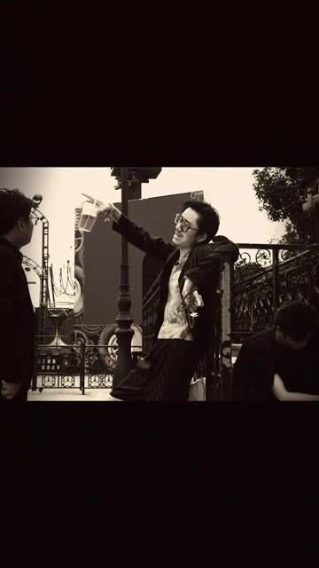 我时常思索，若当初相遇的是此刻的我与往昔的你，那会是如何的不同