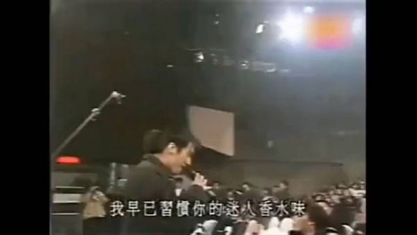 当年谢霆锋陈冠希张柏芝王菲同台这个画面，王菲碎了一地吧！