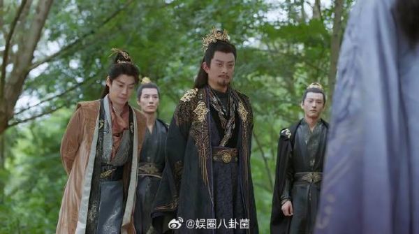 每个二世祖都有儿控爹! 龙主无脑护短,暴揍道生天长老