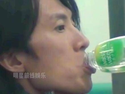 偶遇香港艺人，却不知其名，这一场景让人感觉有些酸楚
