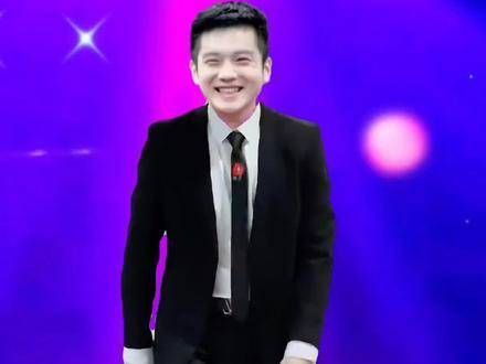 快来围观小胖跳舞吧?