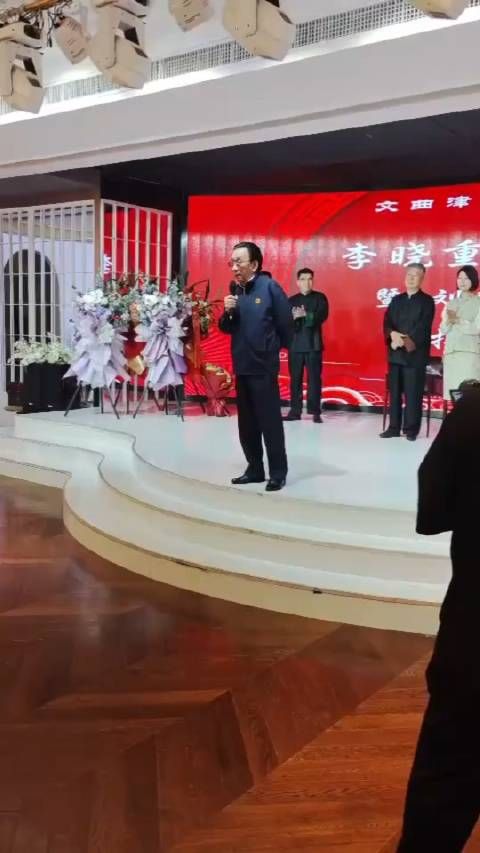 侯耀华:可以直播可以带货,但是禁止卖鞋! 这真是结仇了哈哈哈