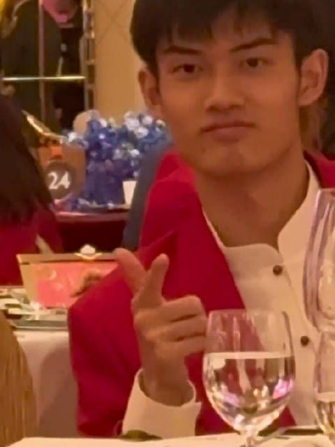 谁敢再笑我豪哥打球如气球人,我干饭哥就当场鸡哔你
