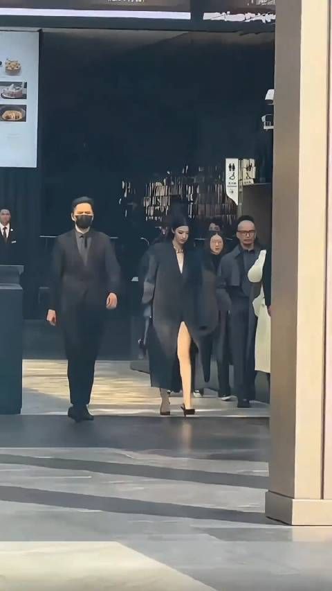 王楚然 超绝身材比例大长腿 我说王姐你有这么好看的脸和身材进入内娱!