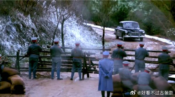 师长叛变跨境逃跑，不料军队早在边界线等着，好看了