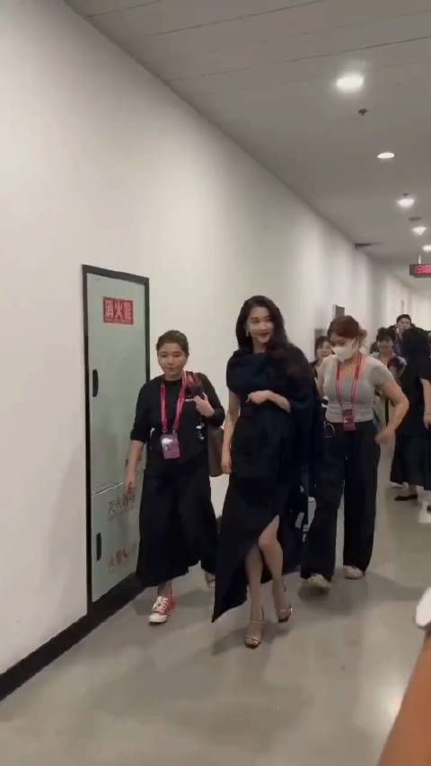 内娱最具姐感女明星, 关晓彤我的梦中情姐