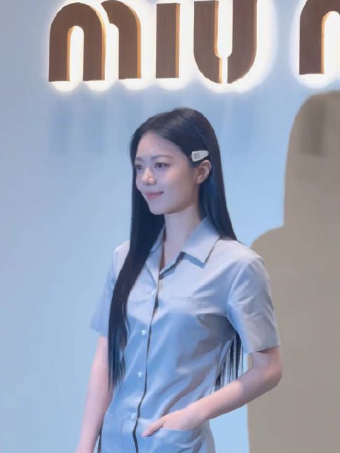 麦麦成为miumiu品牌大使,展现绝美风采
