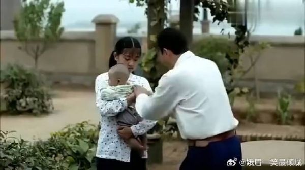 跟安杰都老夫老妻了,德福还吃醋,真像个小屁孩