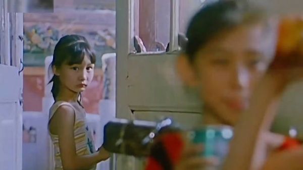 9岁女孩为了去找妈妈被大雨淋湿,竟然变成了聋子!