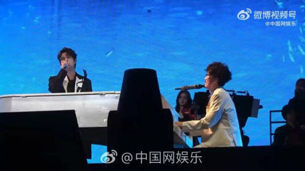 梦幻联动名场面,@周傳雄 演唱会现场的嘉宾是@张远Bird 诶…